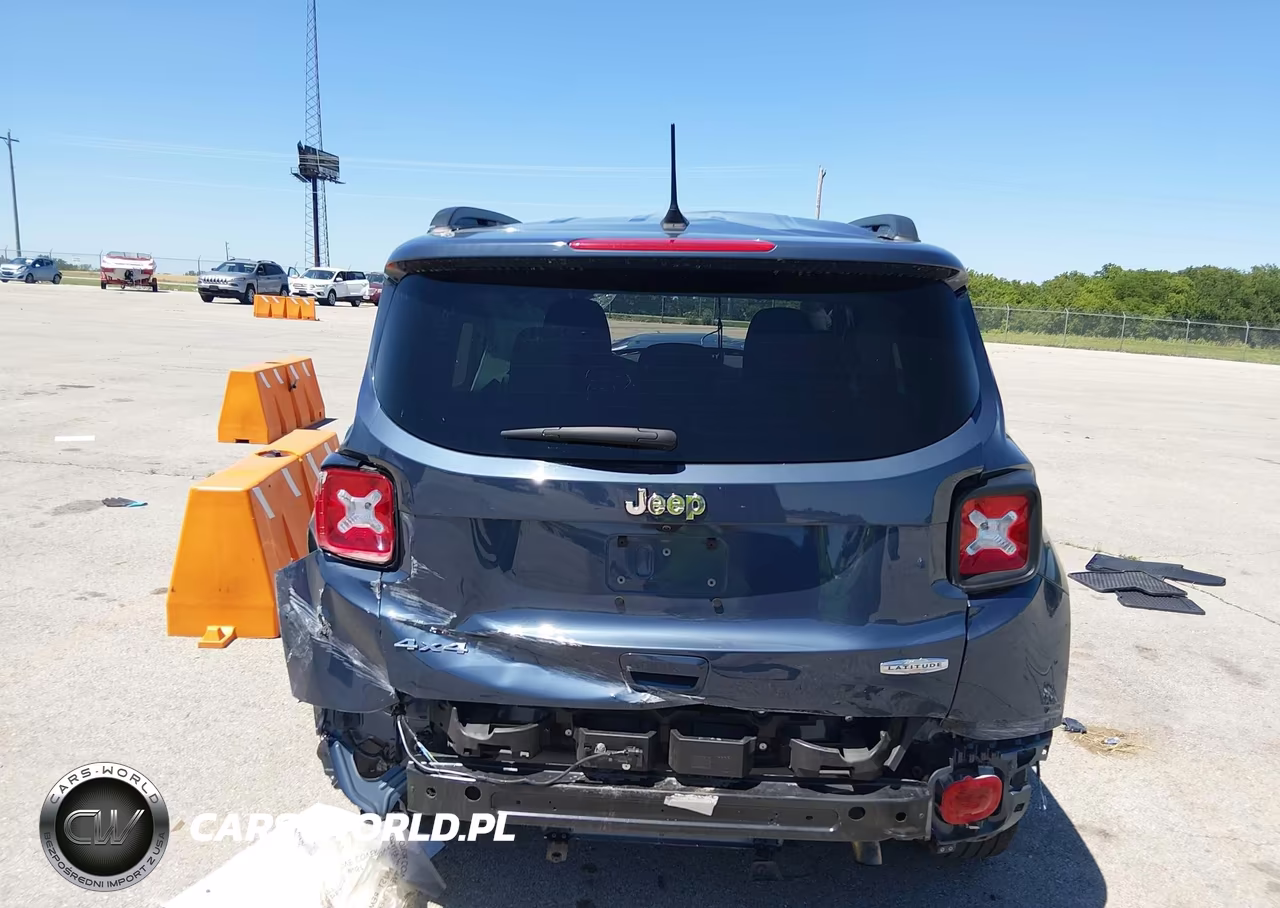 2022 Jeep Renegade Latitude 4X4 VIN:ZACNJDB11NPN44957 - 17