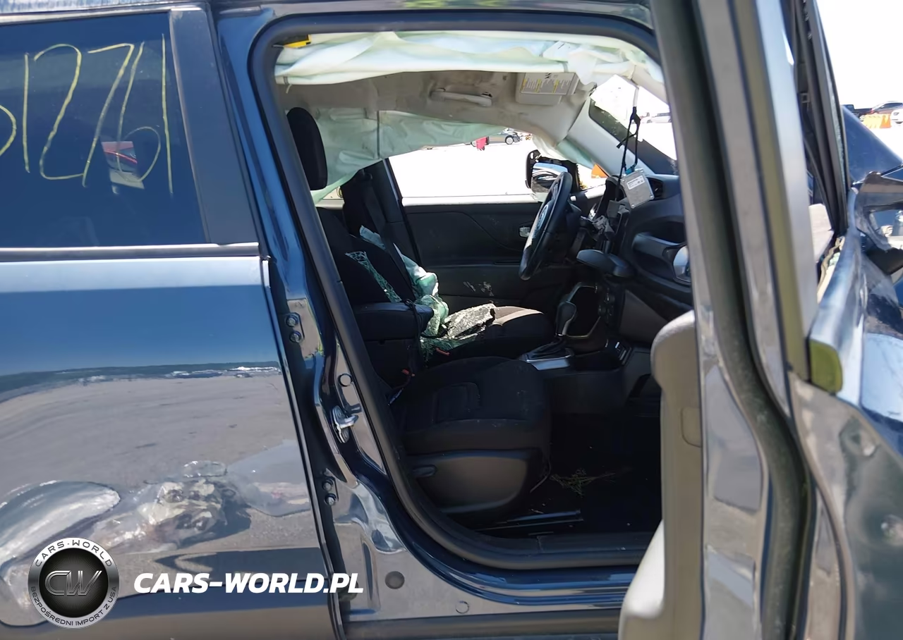 2022 Jeep Renegade Latitude 4X4 VIN:ZACNJDB11NPN44957 - 5
