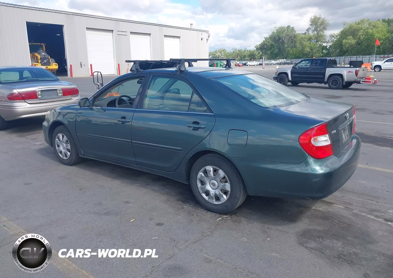2004 Toyota Camry Le VIN:JTDBE32K140275344 - 3