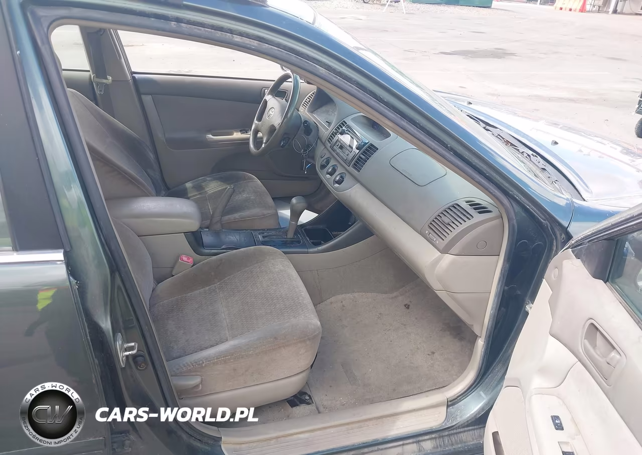 2004 Toyota Camry Le VIN:JTDBE32K140275344 - 5