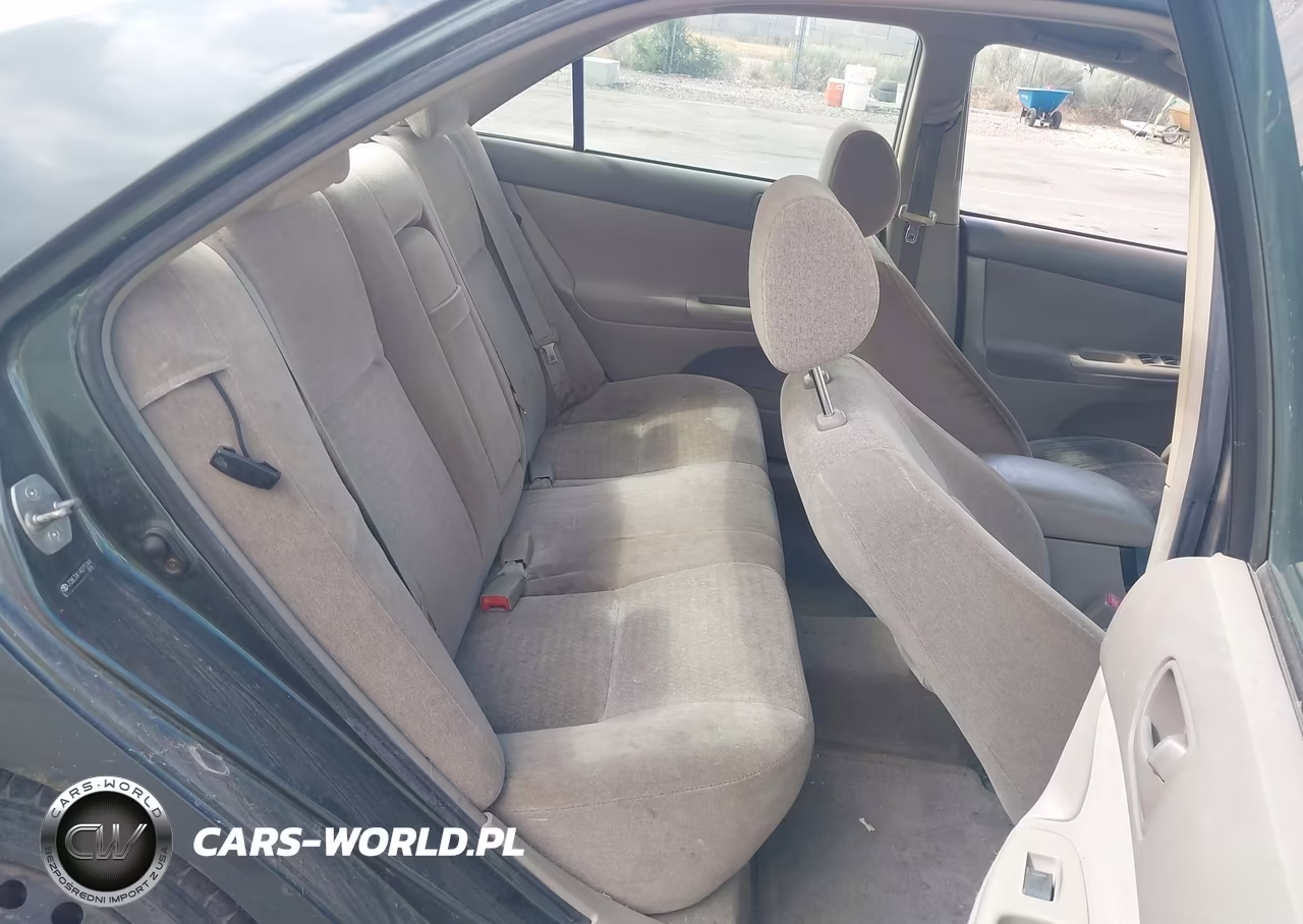 2004 Toyota Camry Le VIN:JTDBE32K140275344 - 8