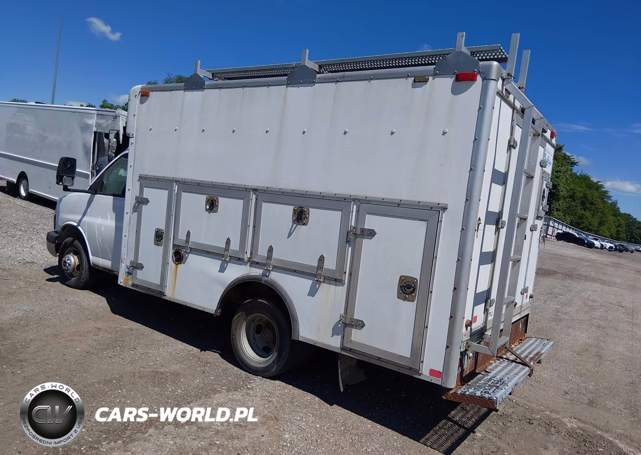 2006 GMC Savana Cutaway Work Van VIN:1GDJG31U061107082 - 3