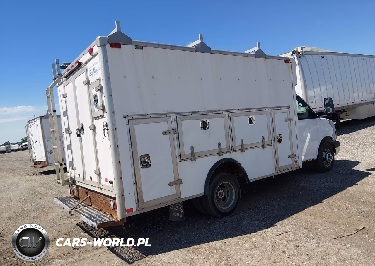 2006 GMC Savana Cutaway Work Van VIN:1GDJG31U061107082 - 4