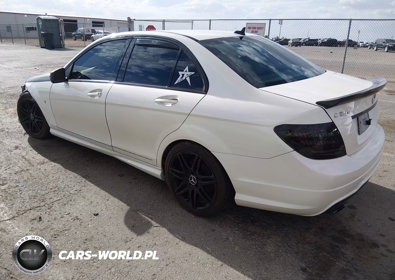 2013 Mercedes-Benz C 250 Sport VIN:WDDGF4HB6DA778979 - 3