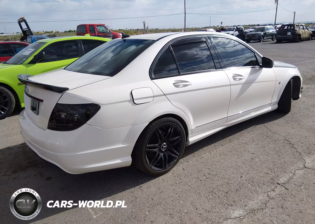 2013 Mercedes-Benz C 250 Sport VIN:WDDGF4HB6DA778979 - 4
