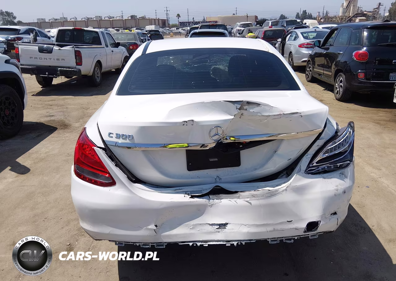 2018 Mercedes-Benz C 300 VIN:55SWF4JB4JU253940 - 16