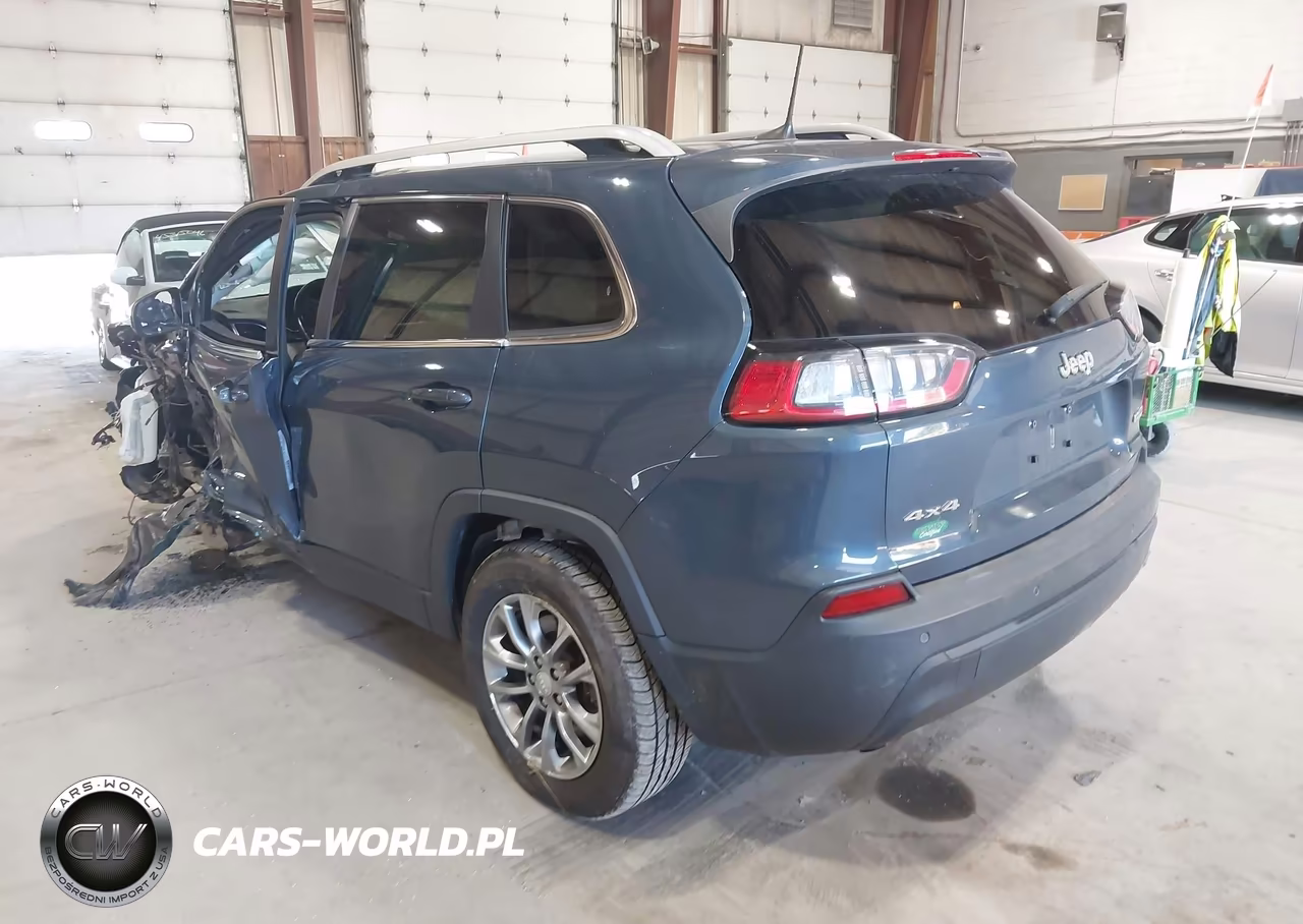 2020 Jeep Cherokee Latitude Plus 4X4 VIN:1C4PJMLB0LD610185 - 3