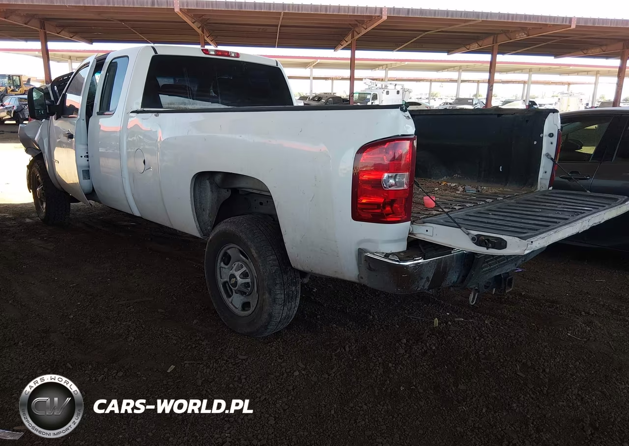 2013 Chevrolet Silverado 2500Hd Work Truck VIN:1GC2CVCG3DZ180212 - 3