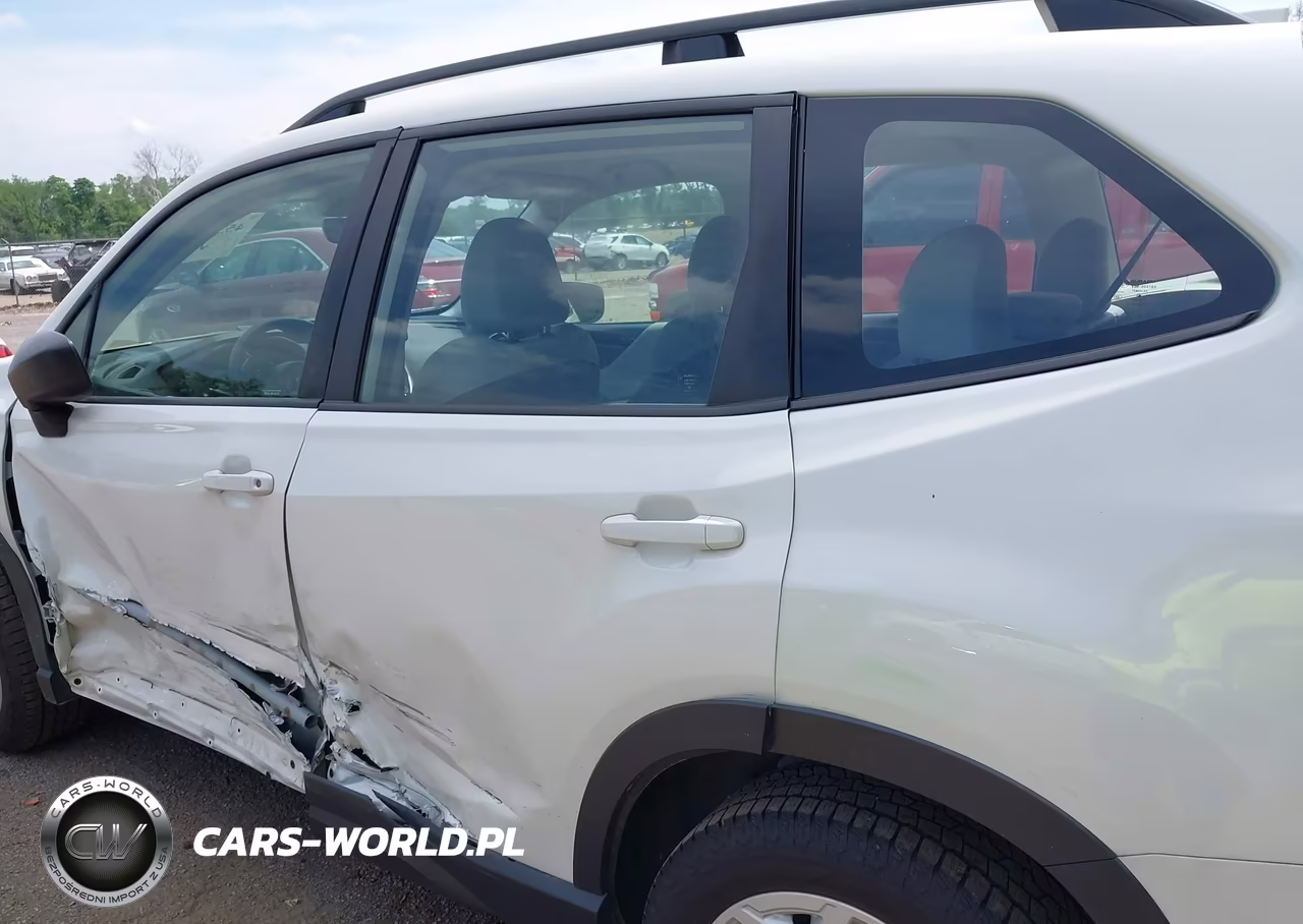 2021 Subaru Forester VIN:JF2SKADC3MH571665 - 17