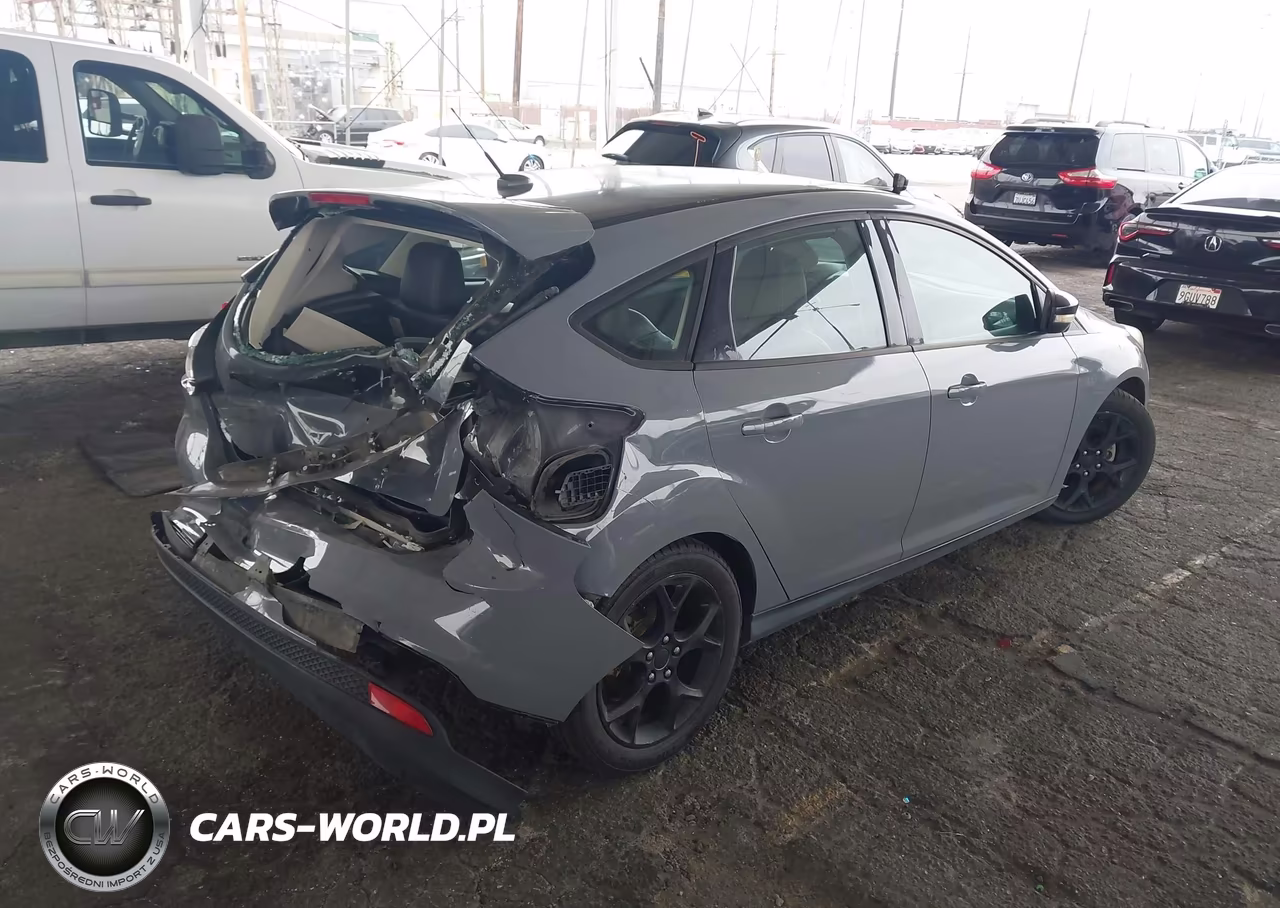 2013 Ford Focus Se VIN:1FADP3K22DL214382 - 4