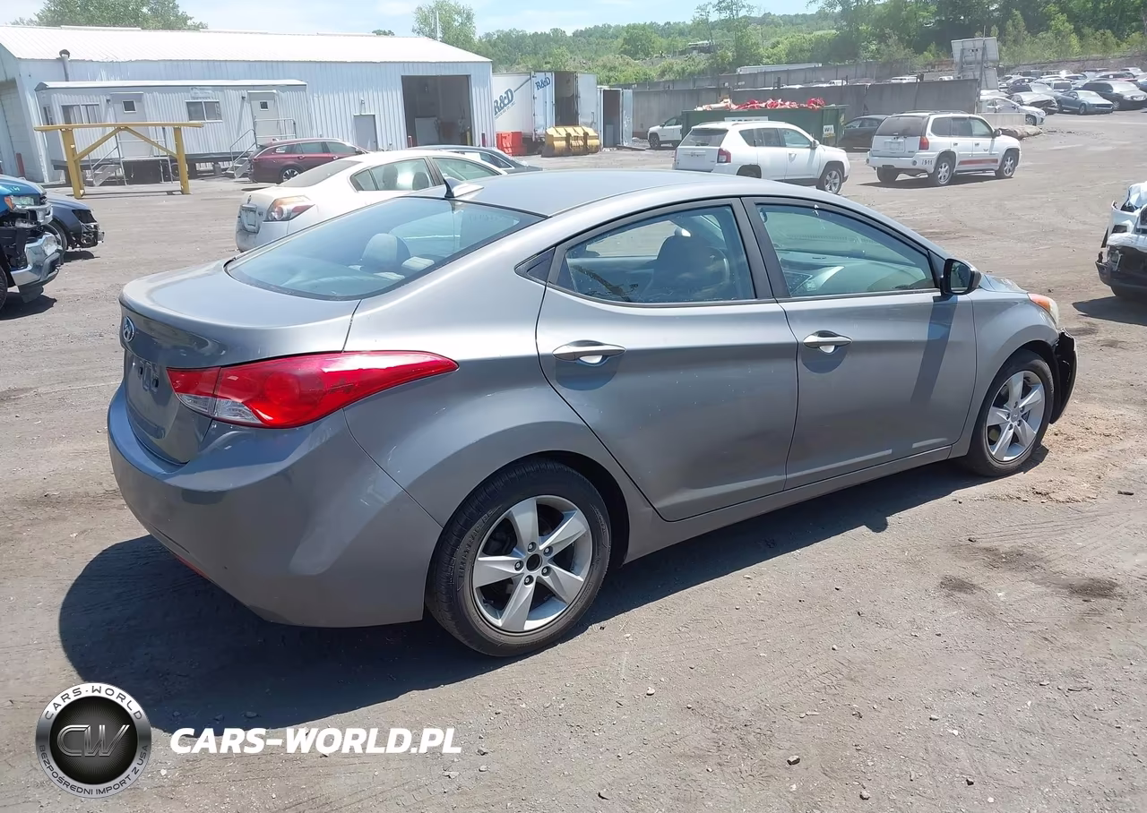 2013 Hyundai Elantra Gls VIN:5NPDH4AE5DH378495 - 4