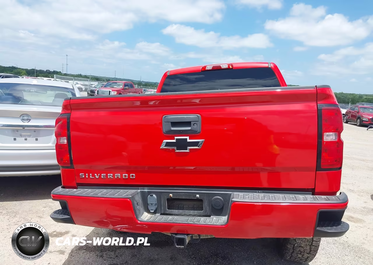 2018 Chevrolet Silverado K1500 Custom VIN:3GCUKPEH9JG192955 - 17