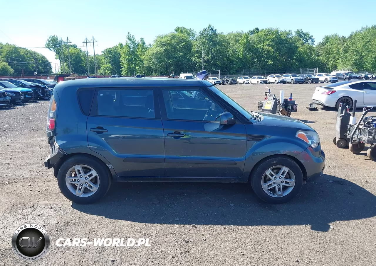 2011 Kia Soul + VIN:KNDJT2A20B7195602 - 14