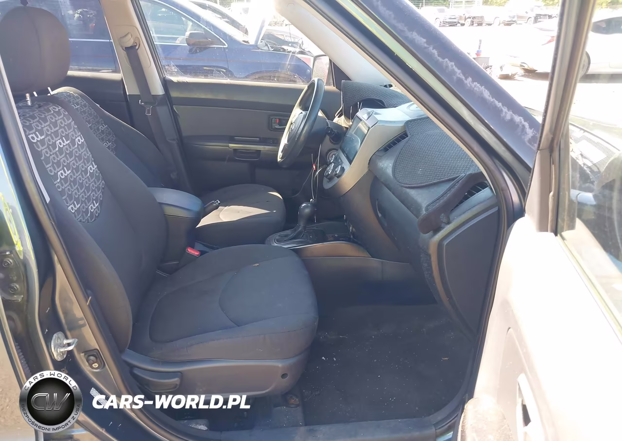 2011 Kia Soul + VIN:KNDJT2A20B7195602 - 5