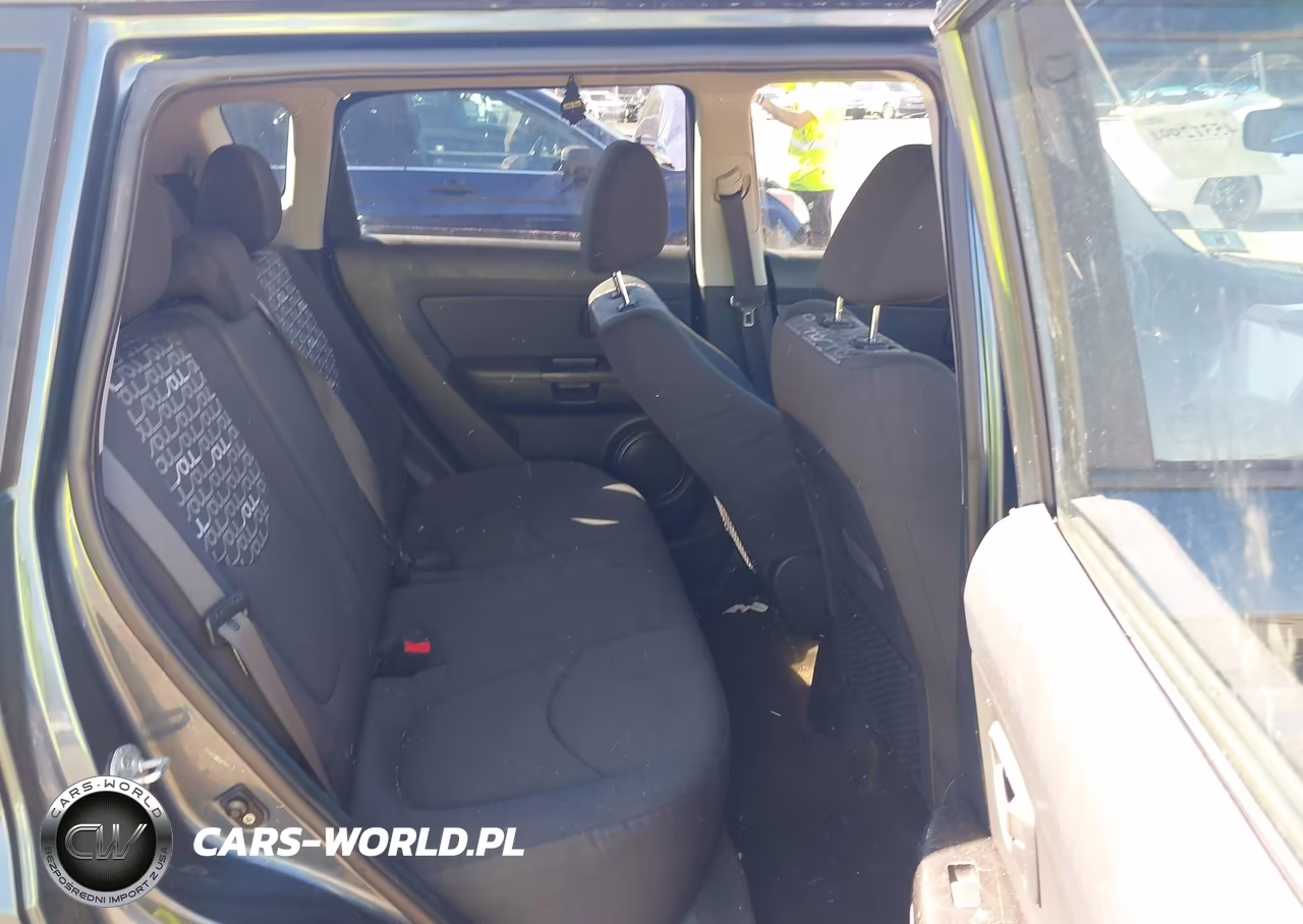 2011 Kia Soul + VIN:KNDJT2A20B7195602 - 8