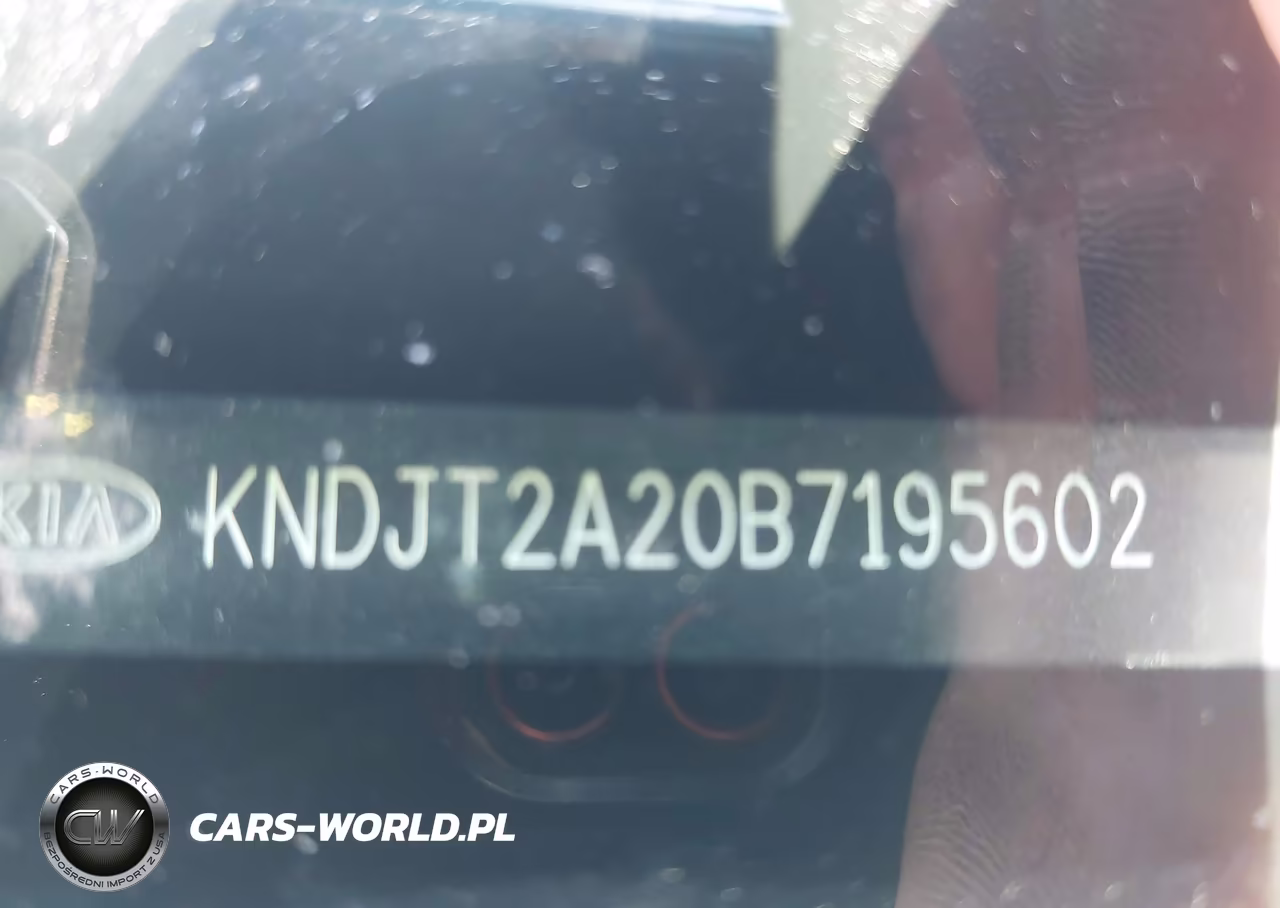 2011 Kia Soul + VIN:KNDJT2A20B7195602 - 9