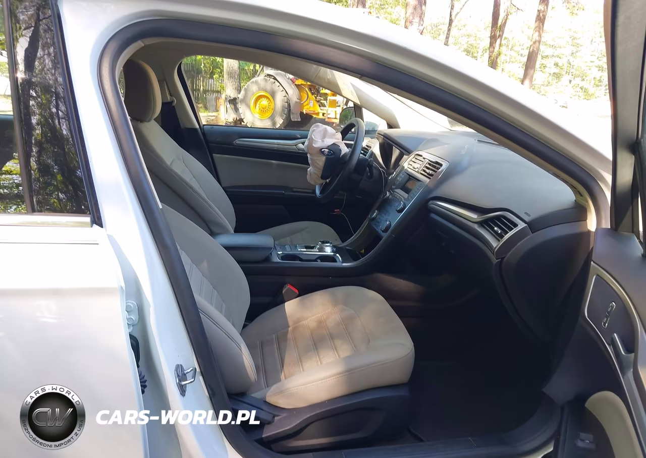 2020 Ford Fusion S VIN:3FA6P0G72LR246583 - 5