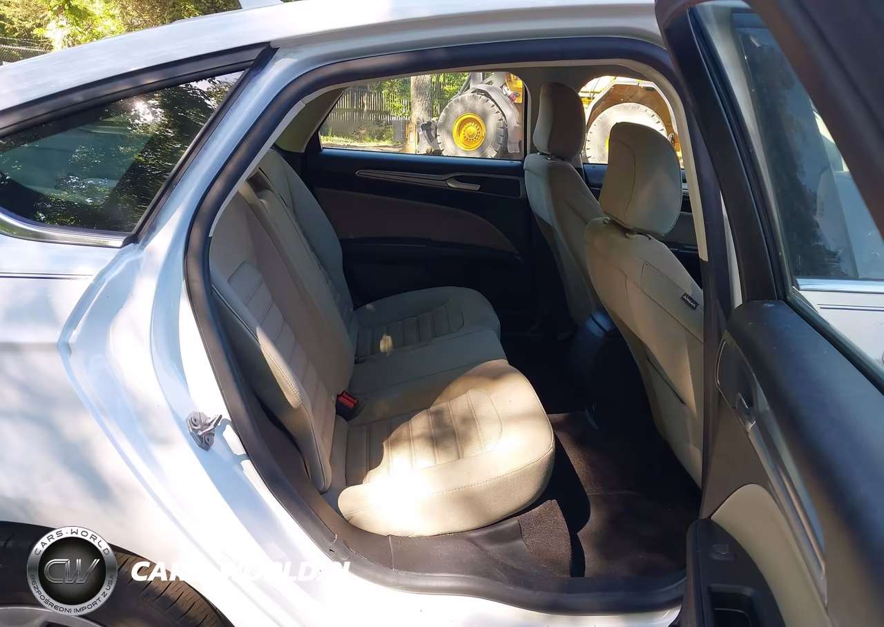 2020 Ford Fusion S VIN:3FA6P0G72LR246583 - 8