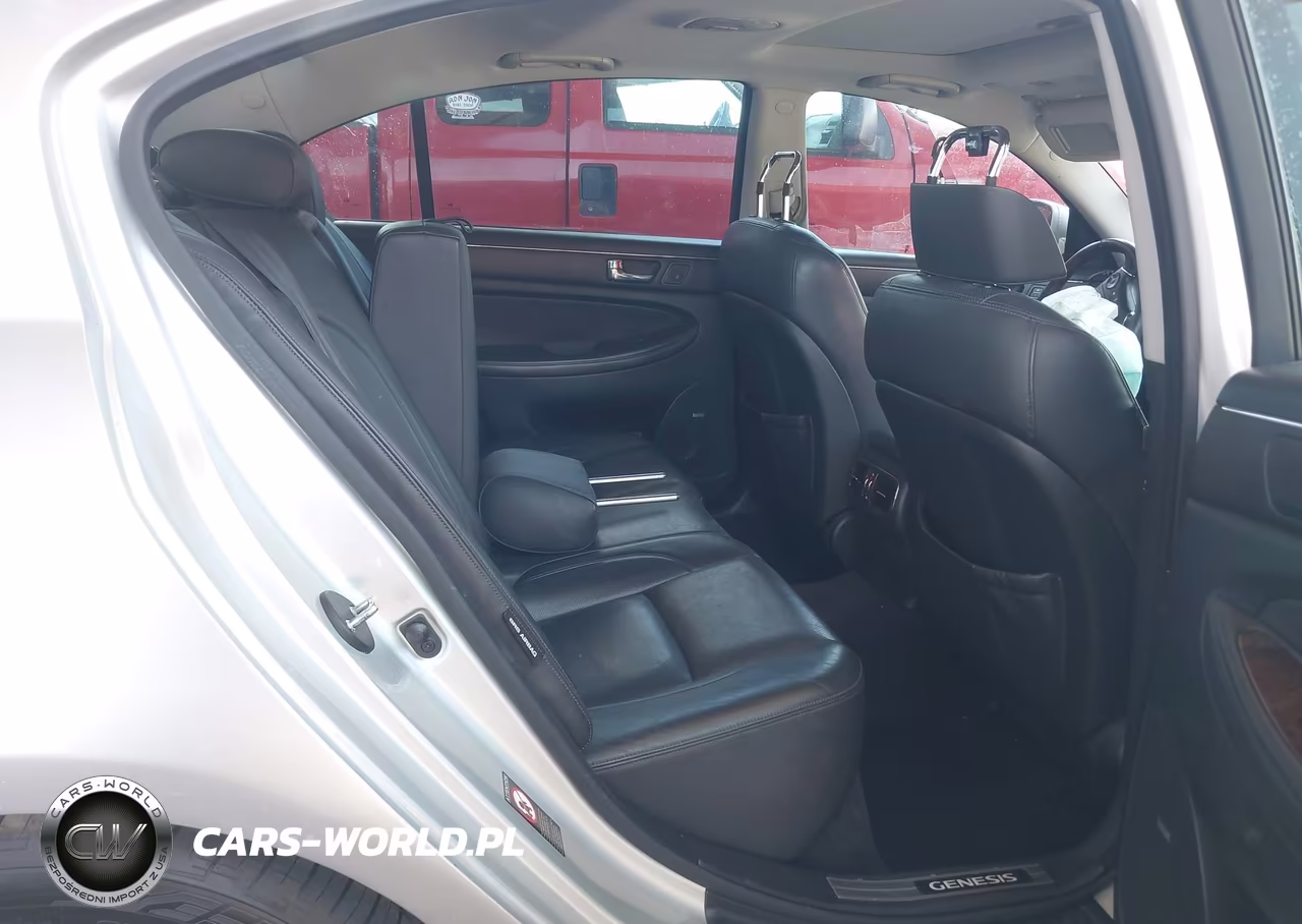 2011 Hyundai Genesis 4.6 VIN:KMHGC4DF3BU129398 - 8