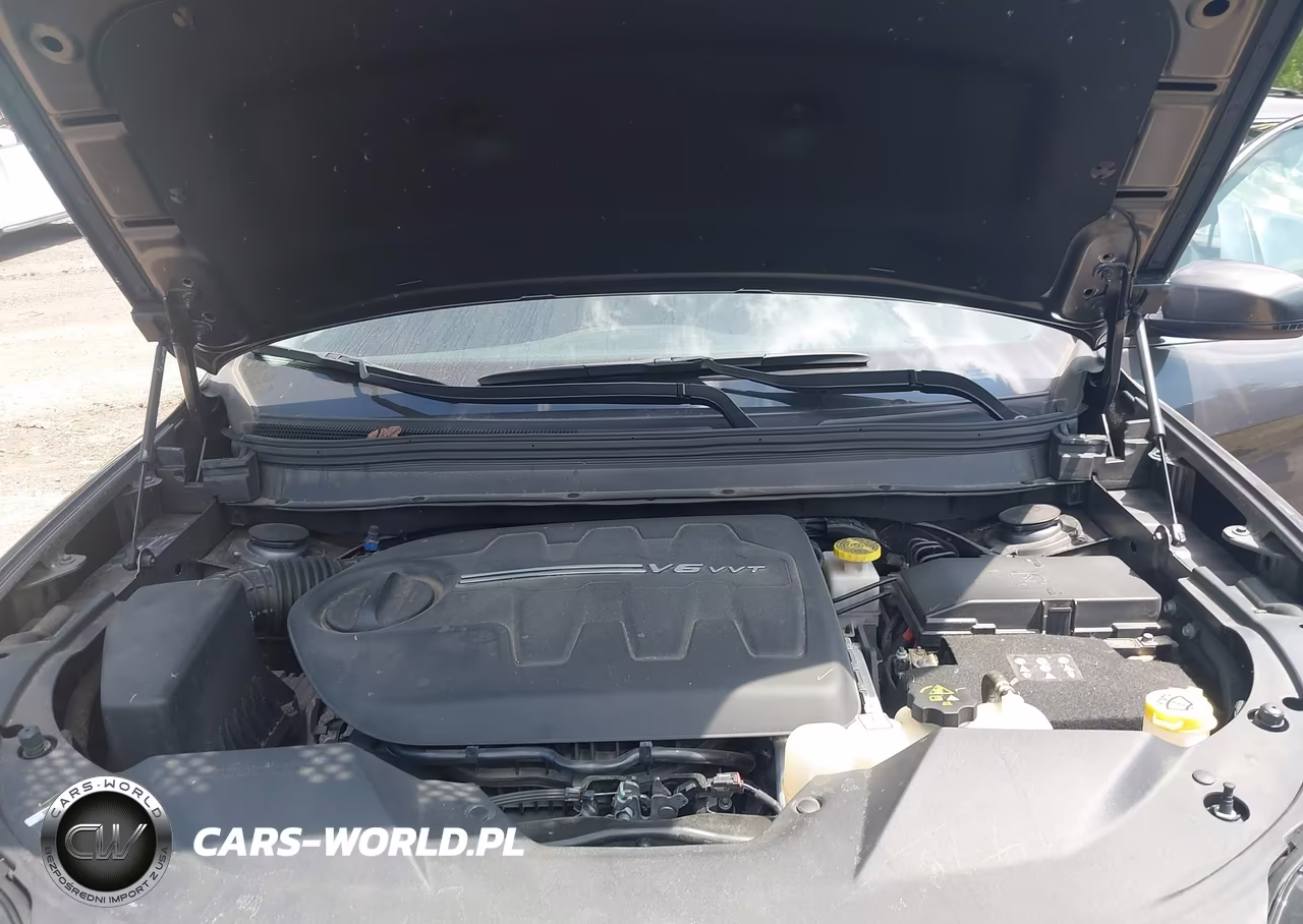 2019 Jeep Cherokee Overland 4X4 VIN:1C4PJMJX6KD155016 - 10