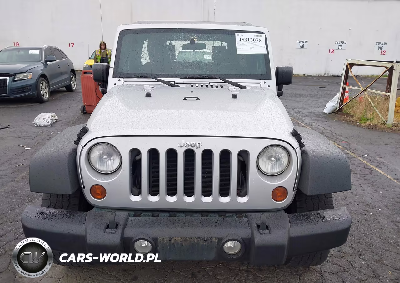 2010 Jeep Wrangler Unlimited Sport VIN:1J4BB3H18AL106921 - 13