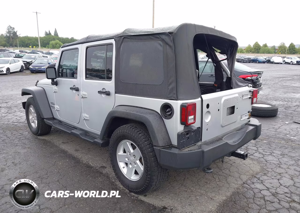 2010 Jeep Wrangler Unlimited Sport VIN:1J4BB3H18AL106921 - 3