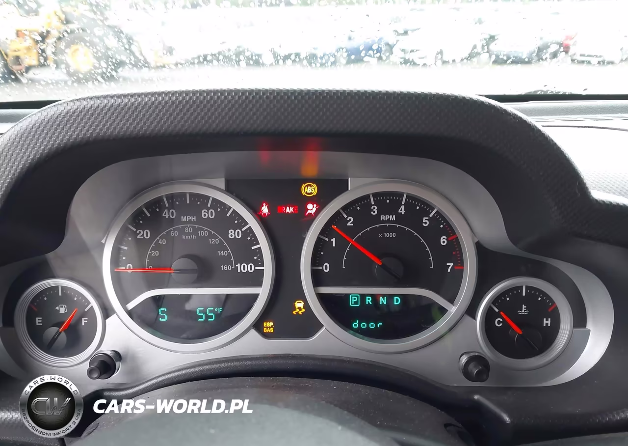 2010 Jeep Wrangler Unlimited Sport VIN:1J4BB3H18AL106921 - 7