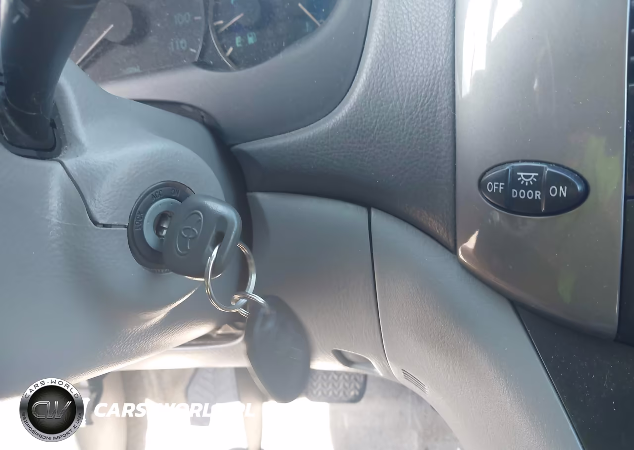 2010 Toyota Sienna Le VIN:5TDJK4CCXAS033694 - 11