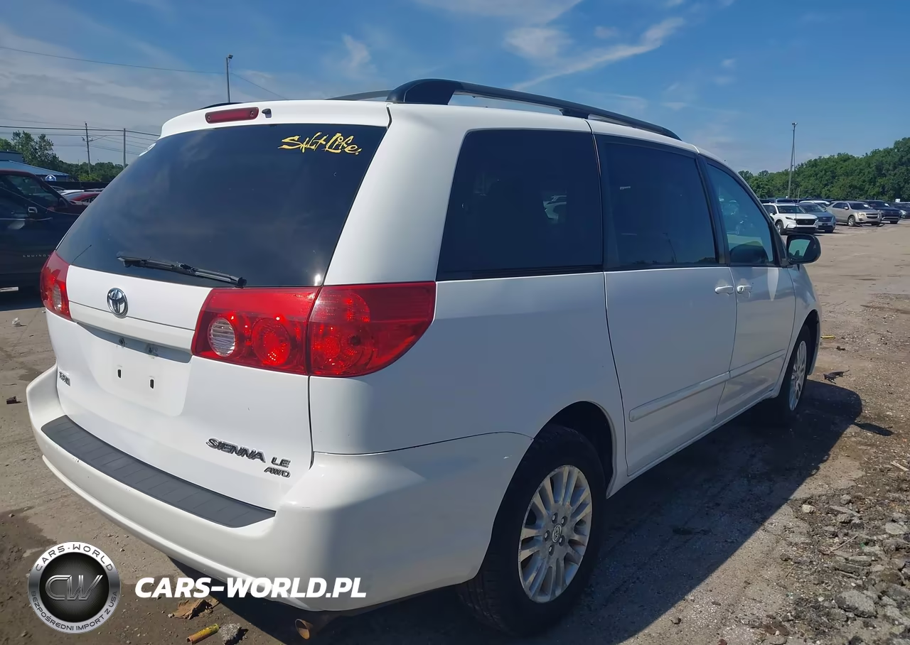 2010 Toyota Sienna Le VIN:5TDJK4CCXAS033694 - 4