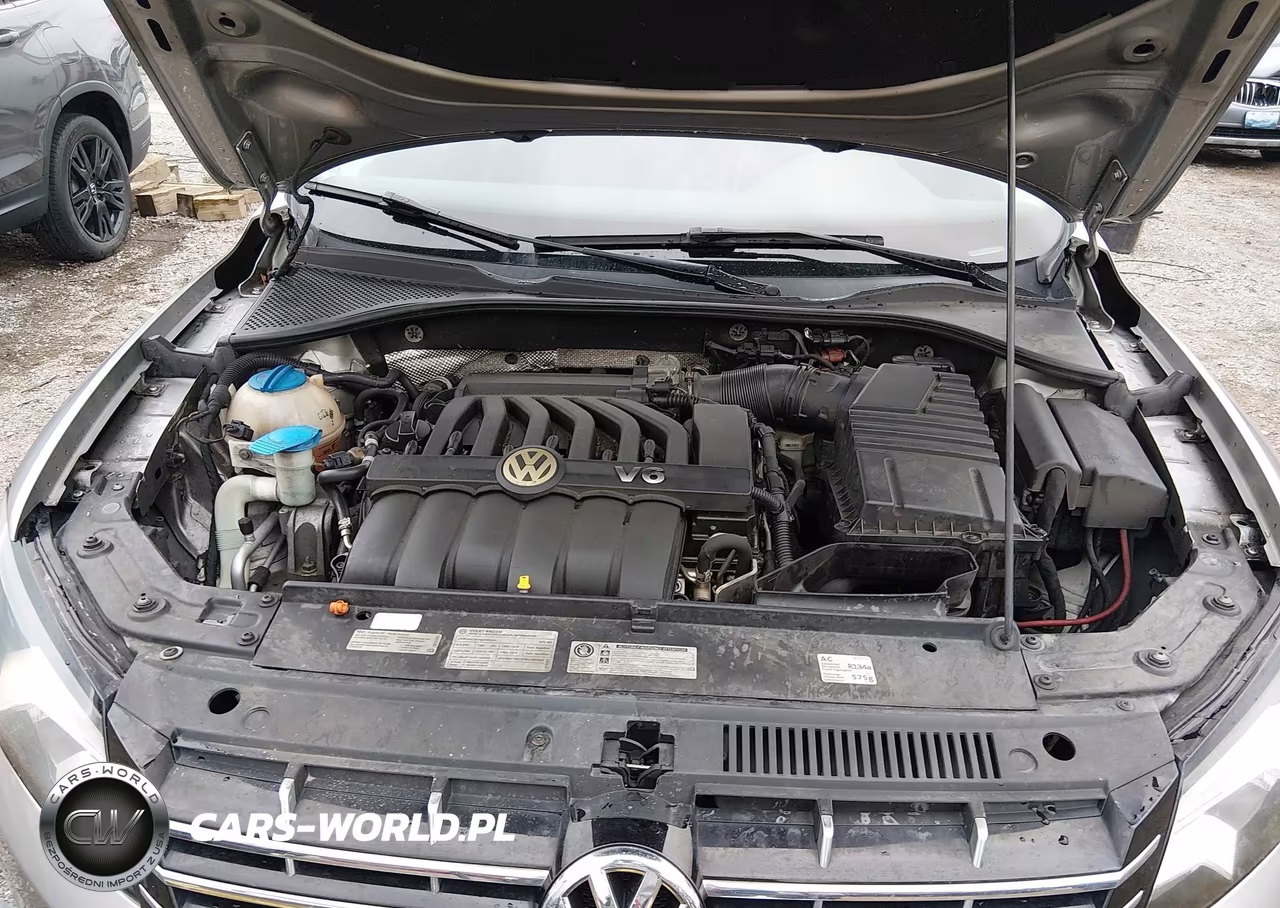 2012 Volkswagen Passat 3.6L V6 Sel Premium VIN:1VWCM7A3XCC059902 - 10