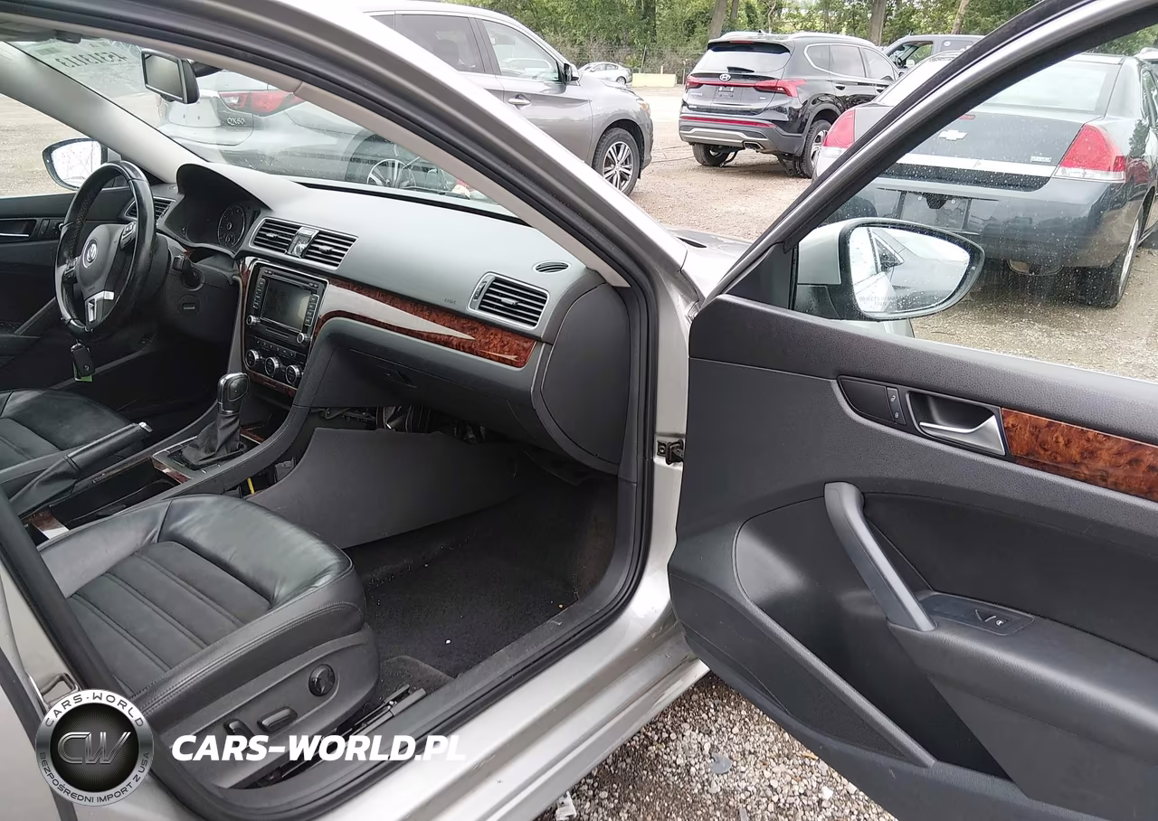 2012 Volkswagen Passat 3.6L V6 Sel Premium VIN:1VWCM7A3XCC059902 - 5