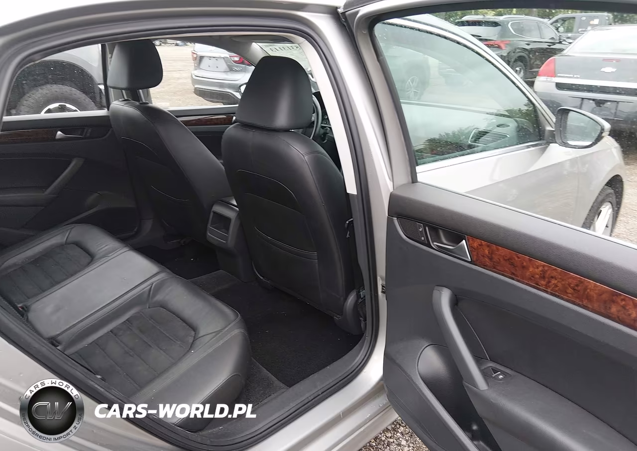 2012 Volkswagen Passat 3.6L V6 Sel Premium VIN:1VWCM7A3XCC059902 - 8