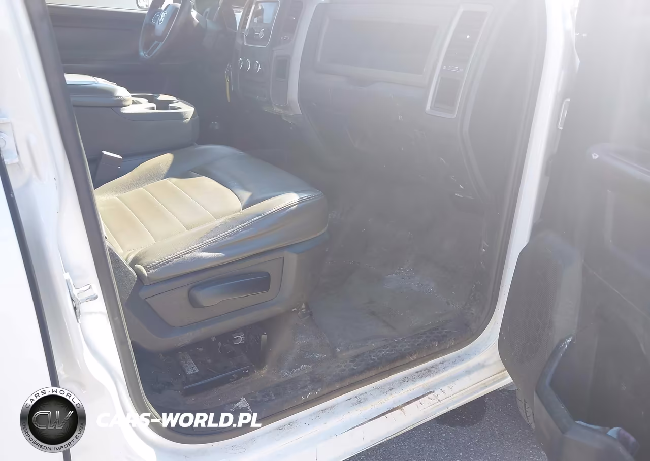 2014 Ram 3500 Chassis Tradesman-Slt-Laramie VIN:3C7WRTCJ9EG301281 - 5