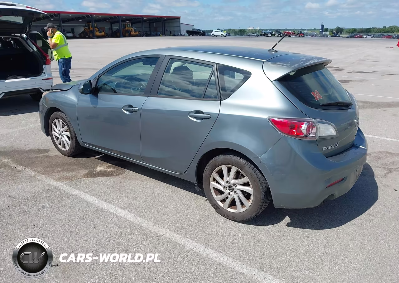 2013 Mazda Mazda3 I Touring VIN:JM1BL1LP4D1735966 - 3