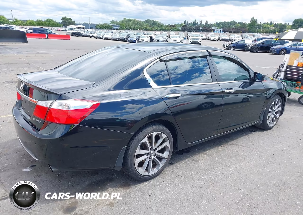 2015 Honda Accord Sport VIN:1HGCR2F59FA015070 - 4