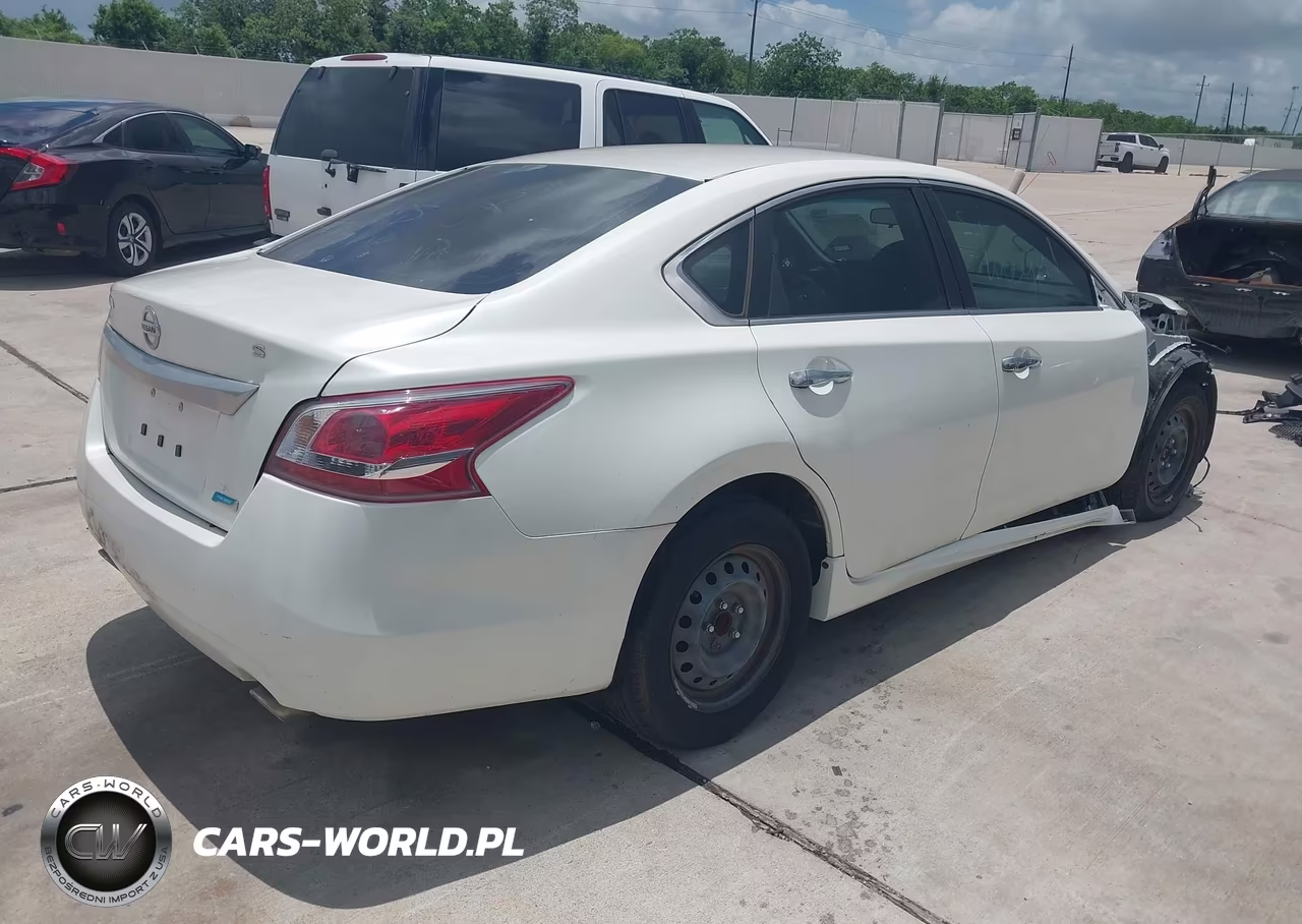 2013 Nissan Altima 2.5 S VIN:1N4AL3AP7DN583917 - 4