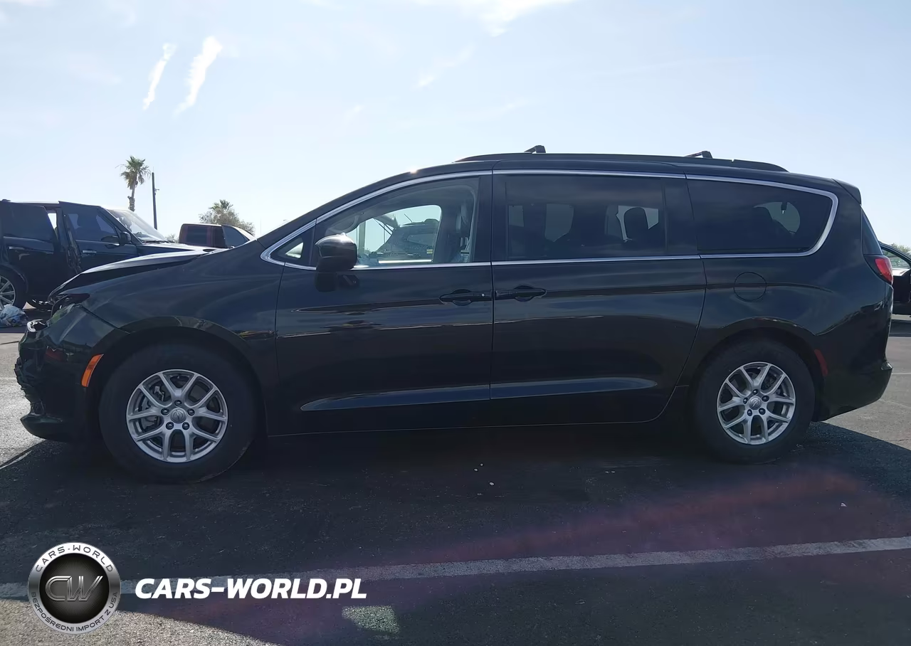 2020 Chrysler Voyager Lxi VIN:2C4RC1DG2LR197484 - 13