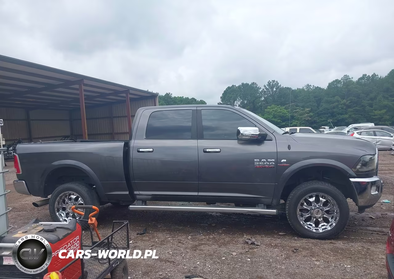 2015 Ram 2500 Laramie VIN:3C6UR5FL9FG603823 - 14