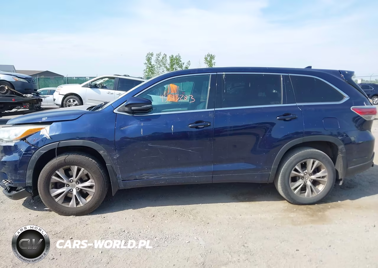 2015 Toyota Highlander Le Plus V6 VIN:5TDBKRFH3FS212191 - 14