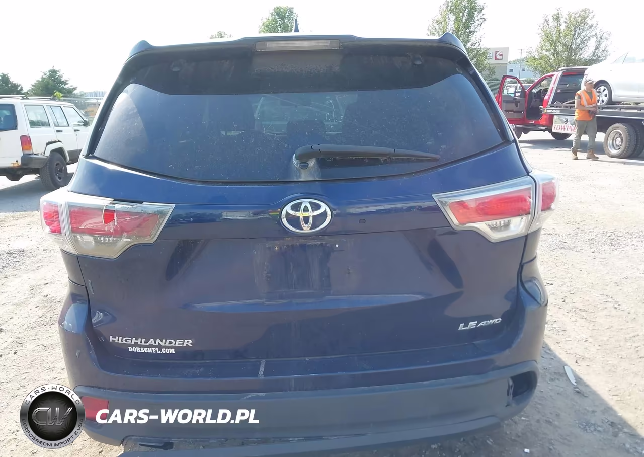 2015 Toyota Highlander Le Plus V6 VIN:5TDBKRFH3FS212191 - 16