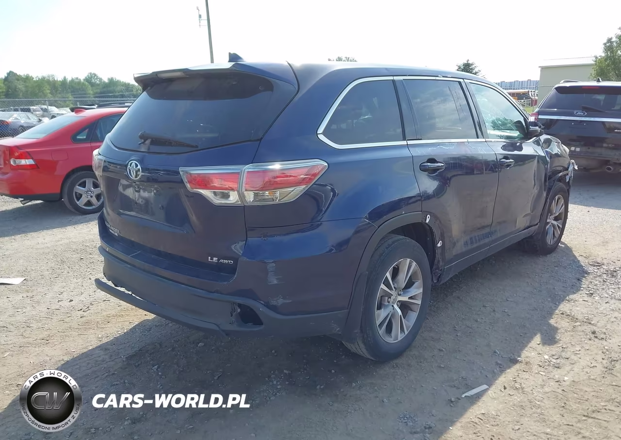 2015 Toyota Highlander Le Plus V6 VIN:5TDBKRFH3FS212191 - 4