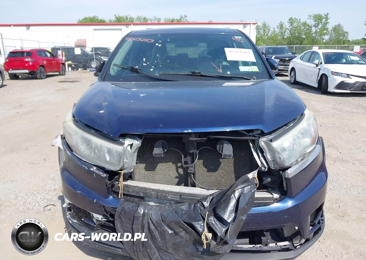 2015 Toyota Highlander Le Plus V6 VIN:5TDBKRFH3FS212191 - 6