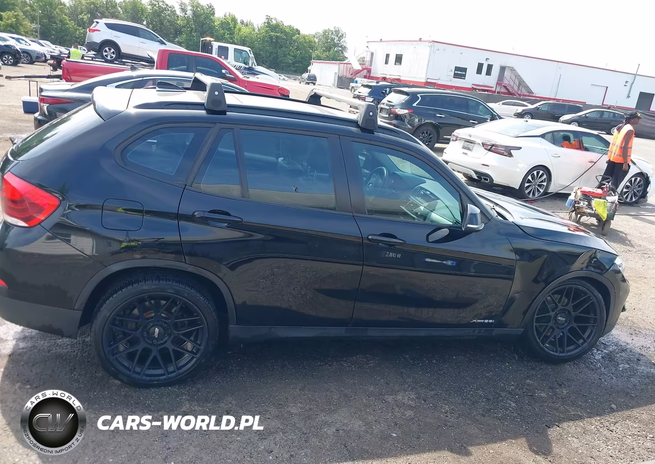 2015 BMW X1 xDrive28I VIN:WBAVL1C50FVY38645 - 13