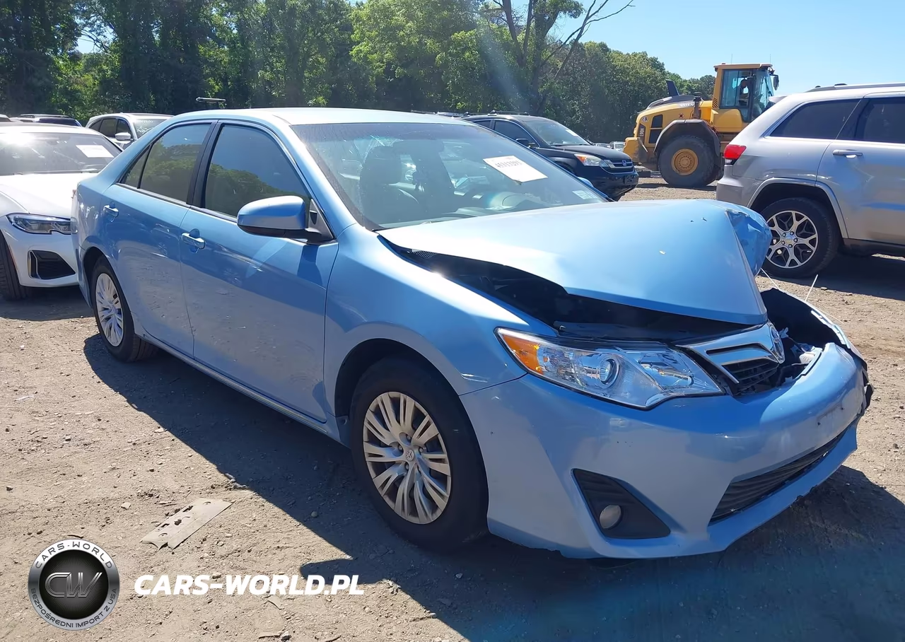2012 Toyota Camry Le – zdjęcie 1 z 11