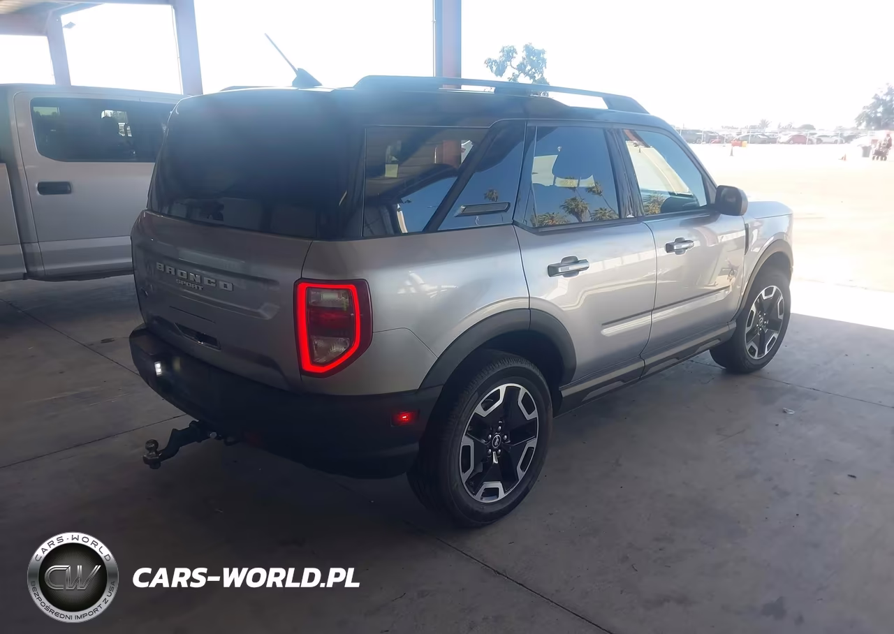 2021 Ford Bronco Sport Outer Banks VIN:3FMCR9C69MRA47729 - 4