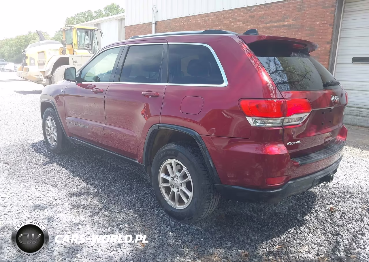 2019 Jeep Grand Cherokee Laredo E 4X4 VIN:1C4RJFAG3KC803857 - 3