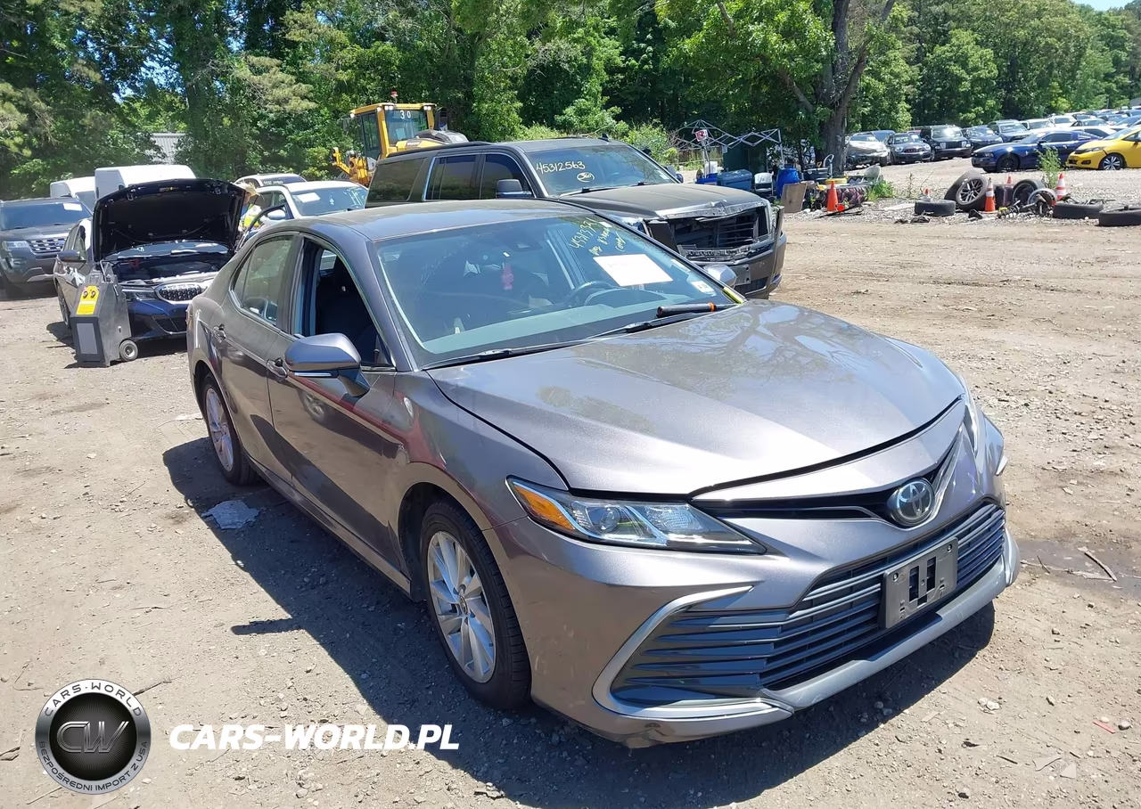 2023 Toyota Camry Le – zdjęcie 1 z 16