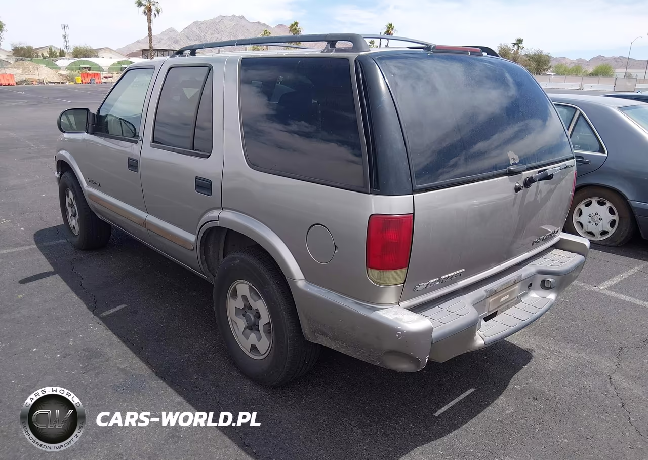 2002 Chevrolet Blazer Ls VIN:1GNDT13W42K179589 - 3