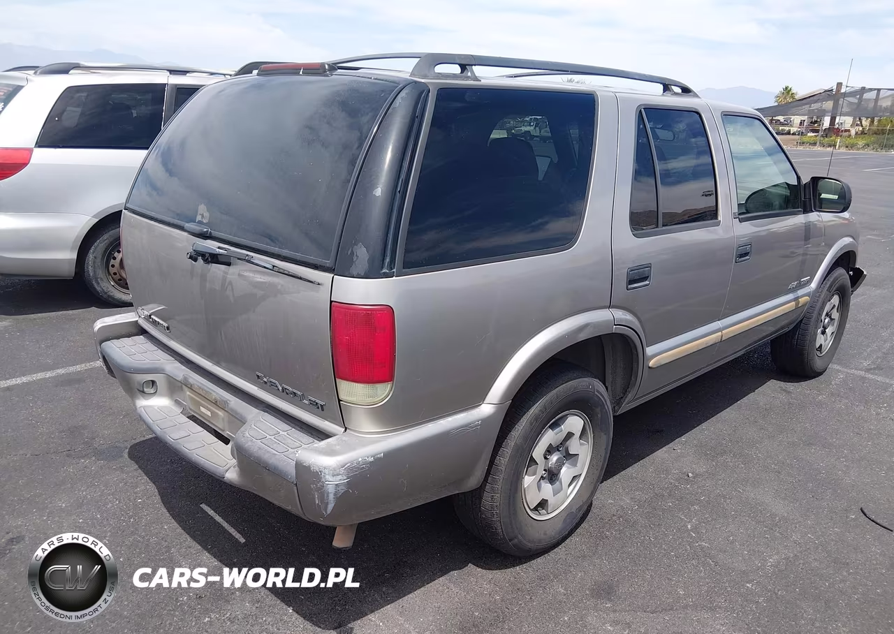 2002 Chevrolet Blazer Ls VIN:1GNDT13W42K179589 - 4