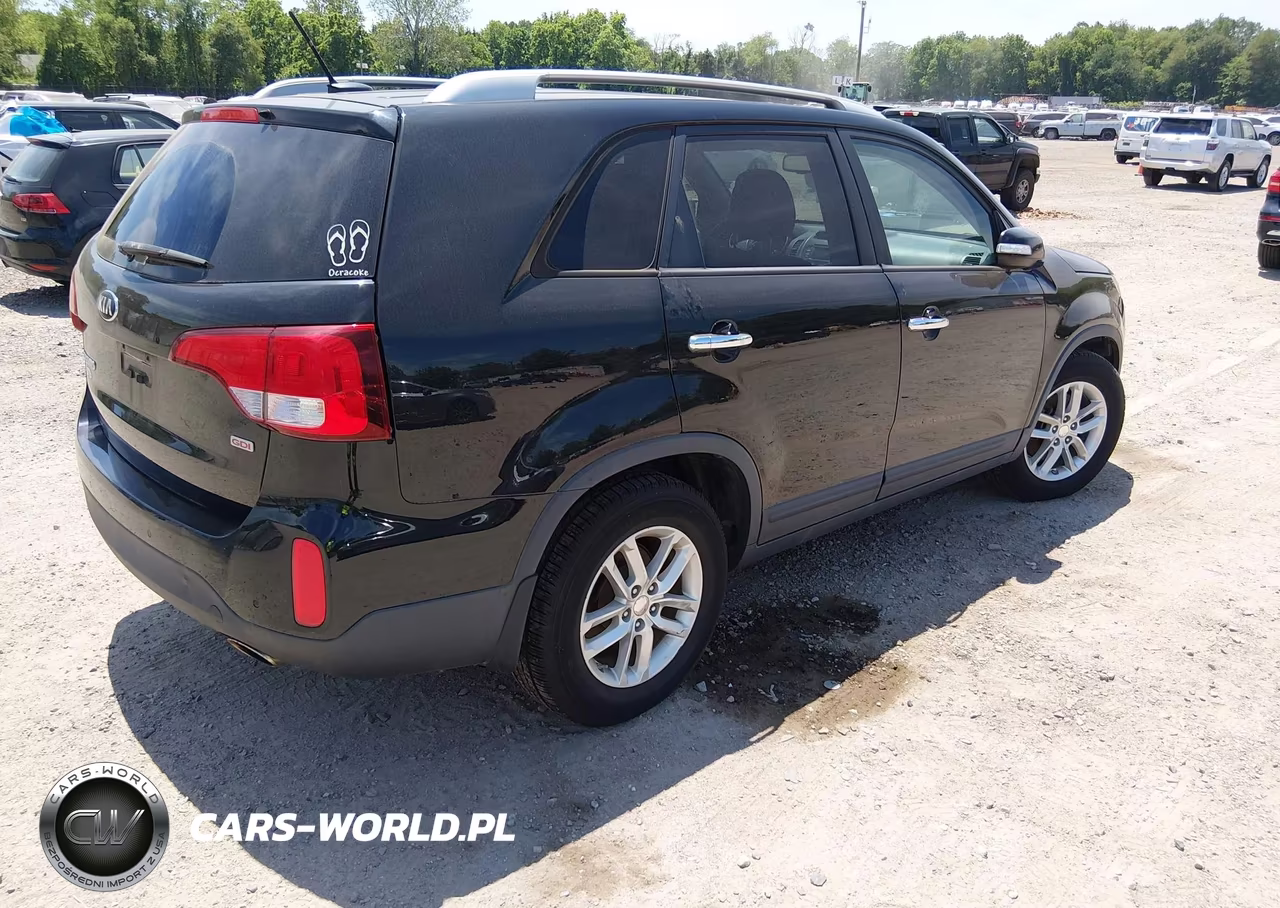 2015 Kia Sorento Lx VIN:5XYKT4A62FG594734 - 4